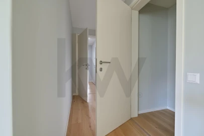 Apartamento T3 para Arrendamento em Santo António