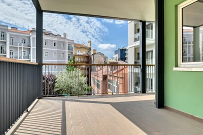 Apartamento T3 para Arrendamento em Santo António