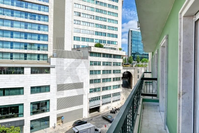 Apartamento T3 para Arrendamento em Santo António