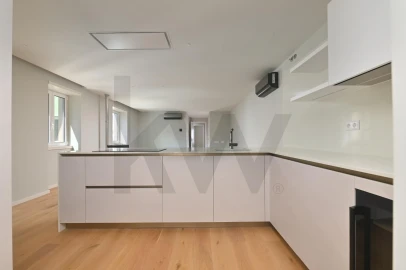 Apartamento T3 para Arrendamento em Santo António