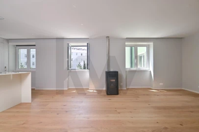 Apartamento T3 para Arrendamento em Santo António