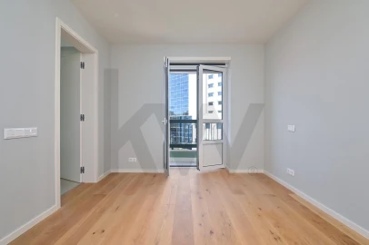 Apartamento T3 para Arrendamento em Santo António