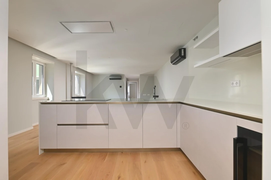 Apartamento T3 para Arrendamento em Santo António Foto 11