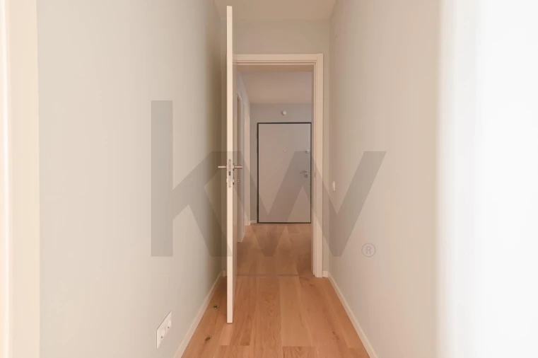 Apartamento T3 para Arrendamento em Santo António Foto 31