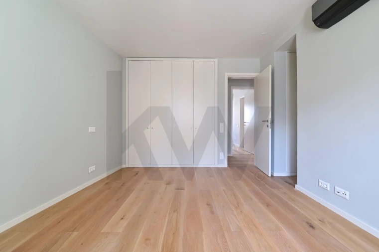Apartamento T3 para Arrendamento em Santo António Foto 29