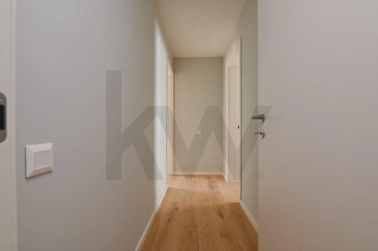 Apartamento T3 para Arrendamento em Santo António Foto 22