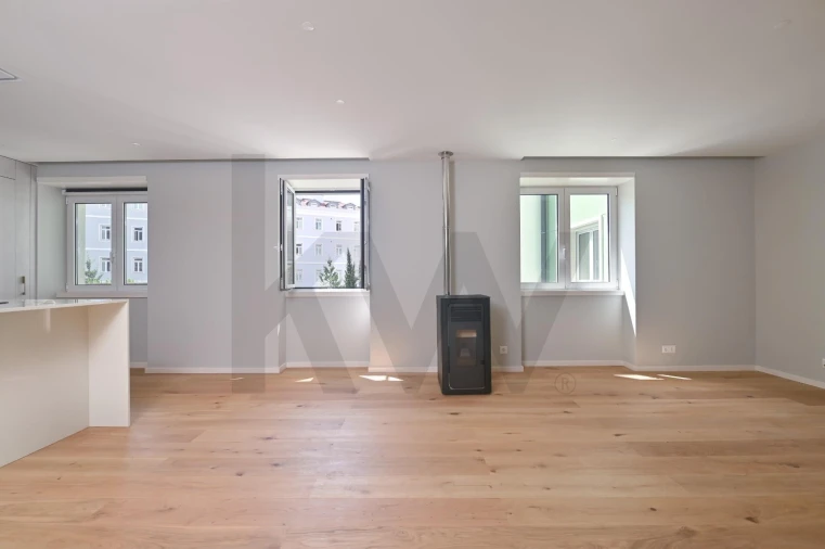 Apartamento T3 para Arrendamento em Santo António Foto 13
