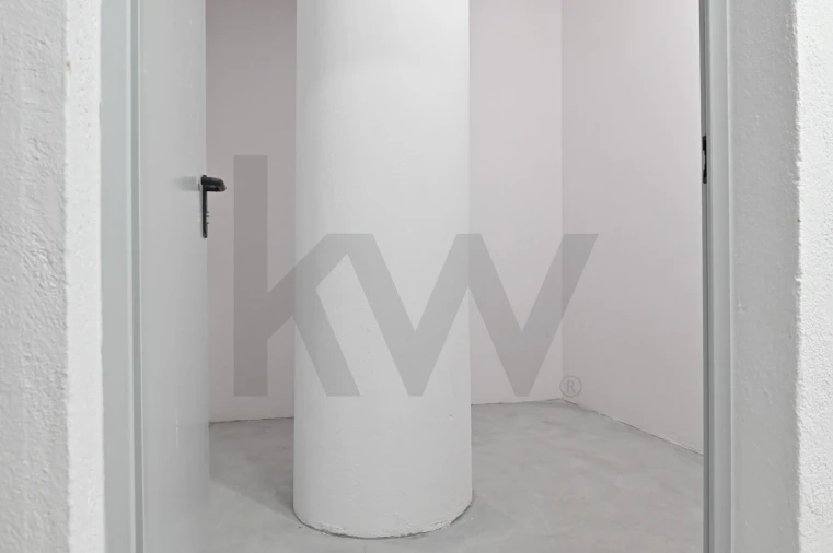 Apartamento T3 para Arrendamento em Santo António Foto 37