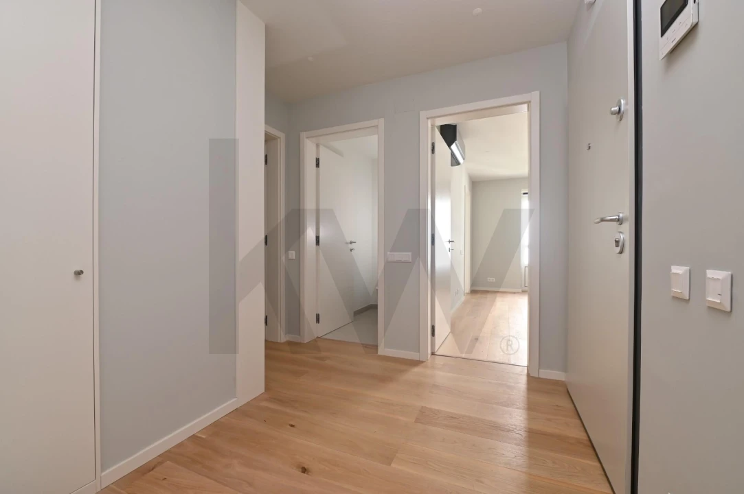 Apartamento T3 para Arrendamento em Santo António Foto 15
