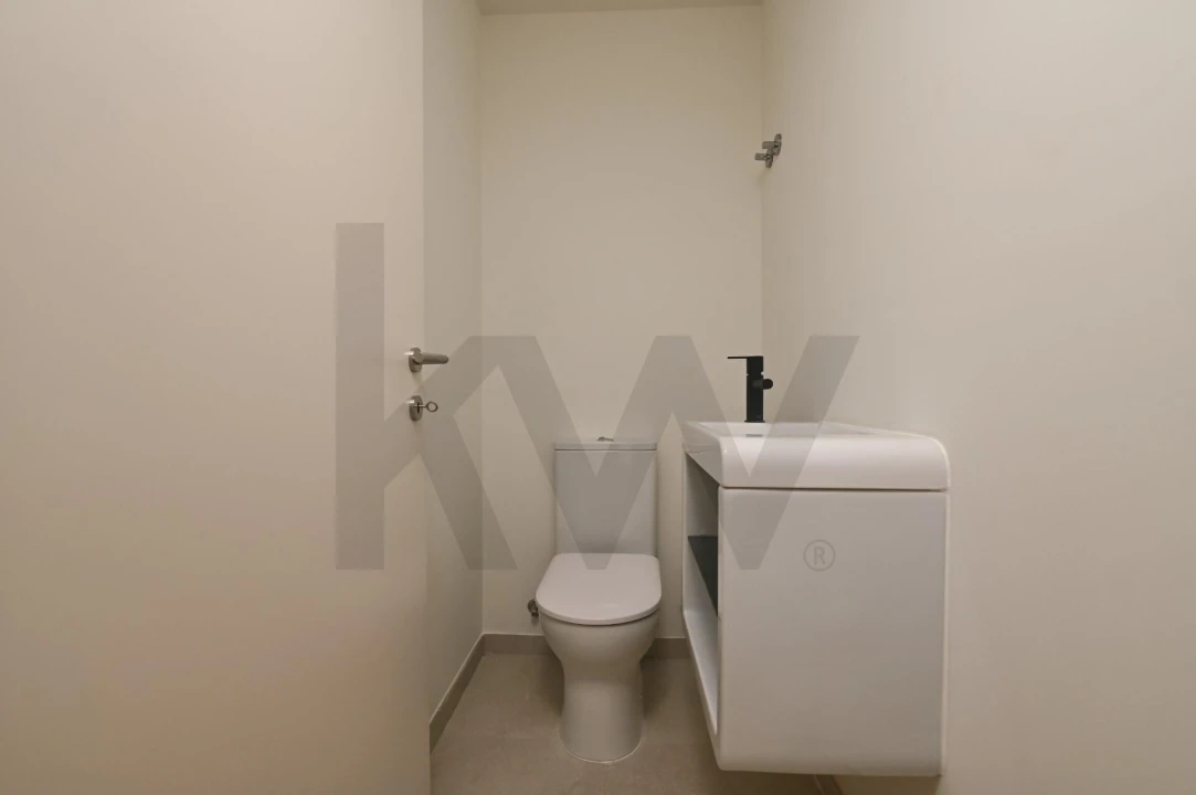 Apartamento T3 para Arrendamento em Santo António Foto 16