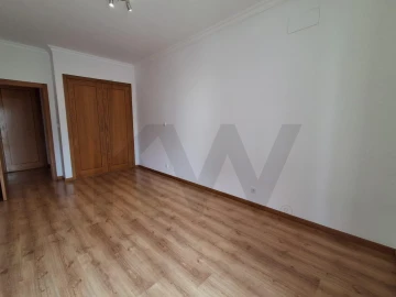 Apartamento T3 para Arrendamento em Odivelas