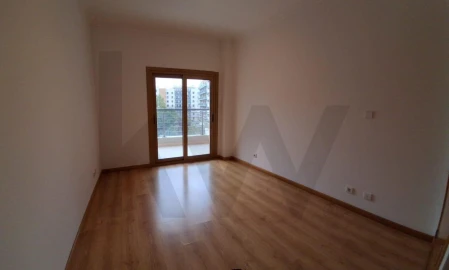 Apartamento T3 para Arrendamento em Odivelas