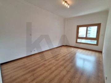 Apartamento T3 para Arrendamento em Odivelas