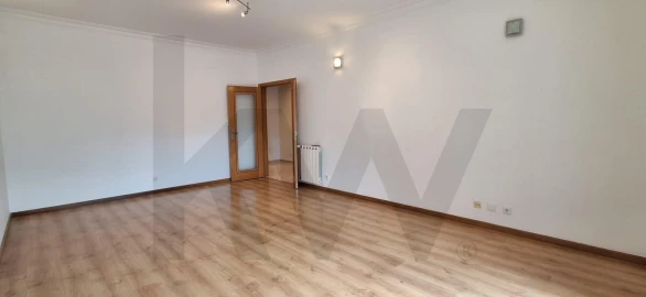 Apartamento T3 para Arrendamento em Odivelas