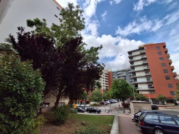 Apartamento T3 para Arrendamento em Odivelas