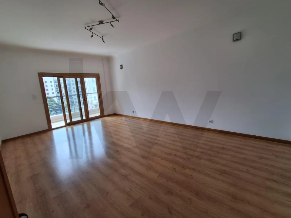 Apartamento T3 para Arrendamento em Odivelas Foto 14