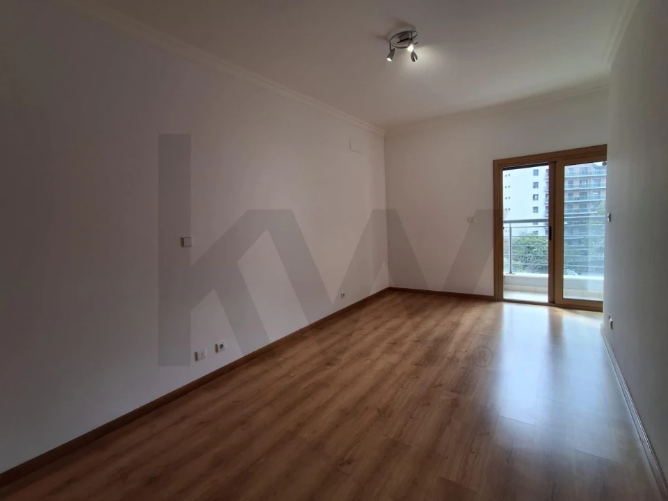 Apartamento T3 para Arrendamento em Odivelas Foto 35
