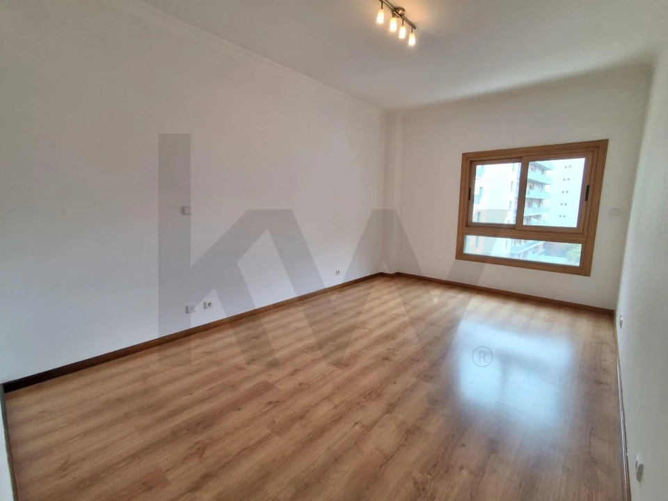 Apartamento T3 para Arrendamento em Odivelas Foto 44