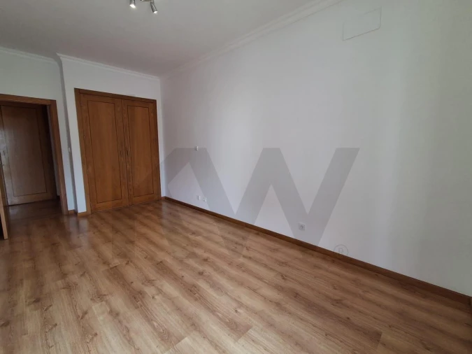 Apartamento T3 para Arrendamento em Odivelas Foto 34