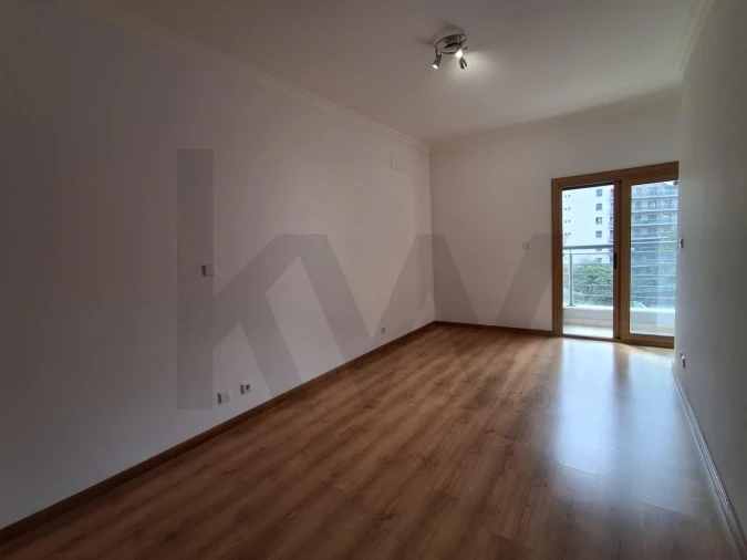 Apartamento T3 para Arrendamento em Odivelas Foto 35
