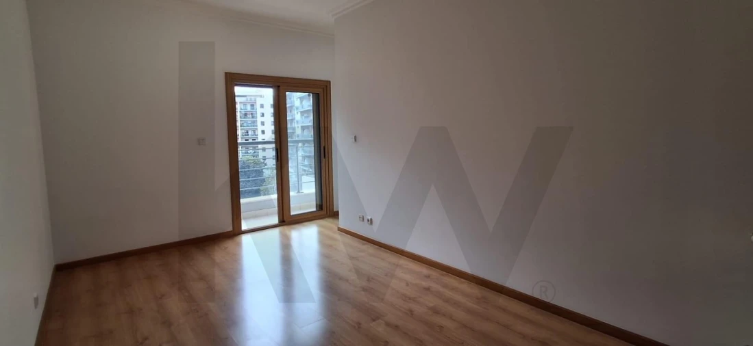 Apartamento T3 para Arrendamento em Odivelas Foto 51