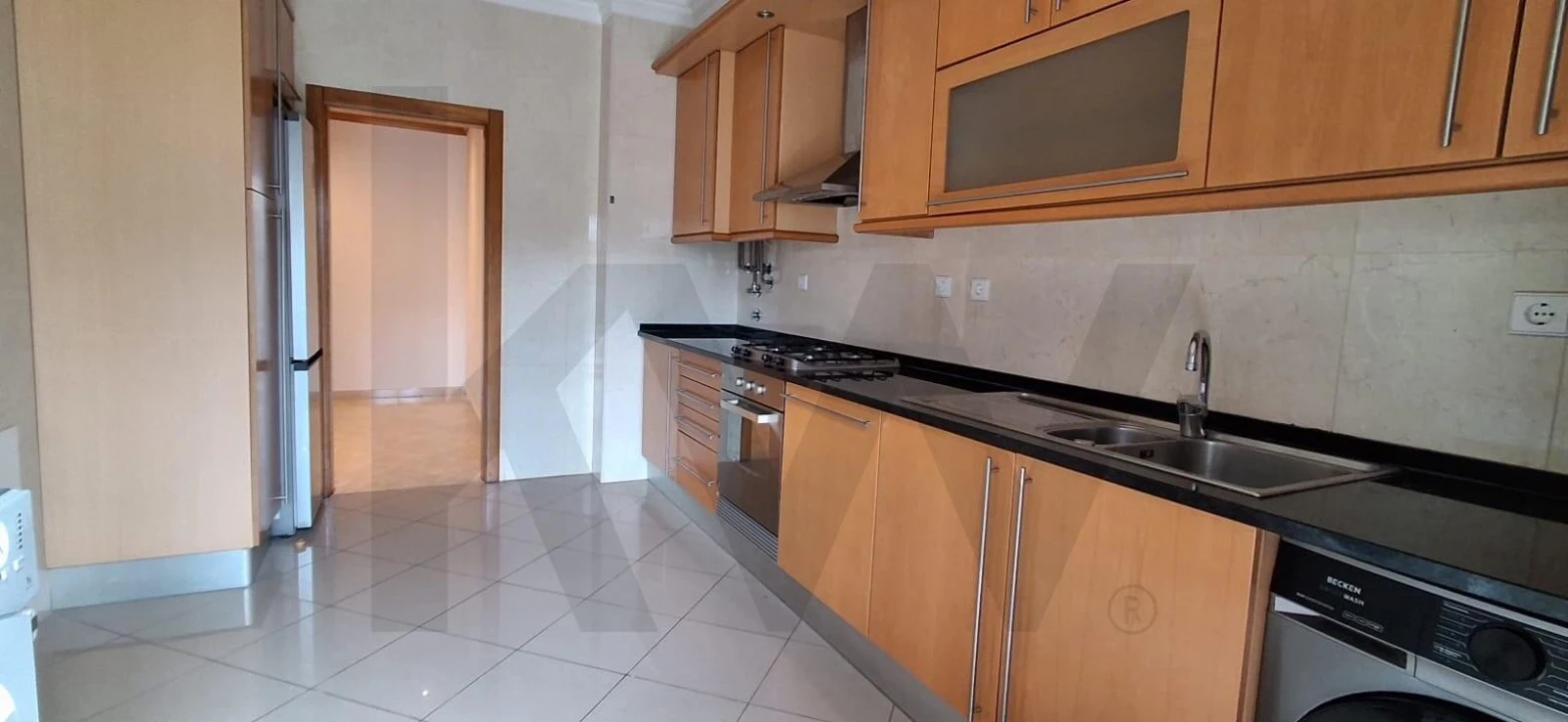 Apartamento T3 para Arrendamento em Odivelas Foto 17