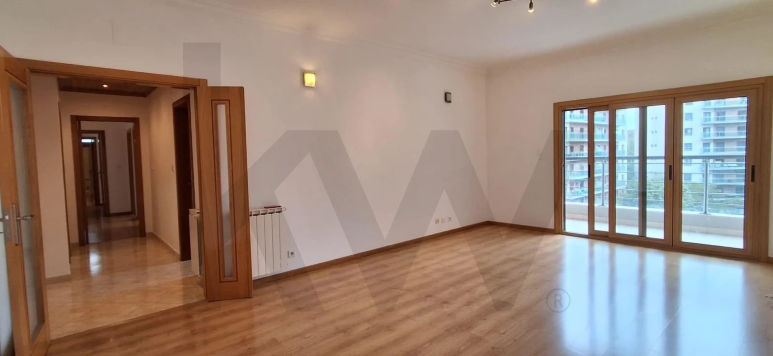 Apartamento T3 para Arrendamento em Odivelas Foto 12