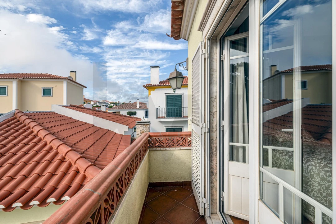 Moradia T4 para Venda em Carvoeira Foto 44