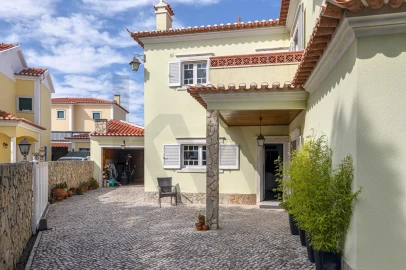 Moradia T4 para Venda em Carvoeira