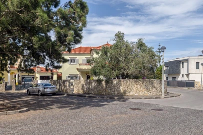 Moradia T4 para Venda em Carvoeira