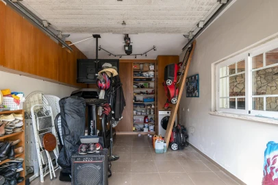 Moradia T4 para Venda em Carvoeira