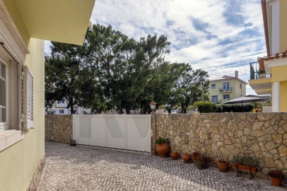 Moradia T4 para Venda em Carvoeira