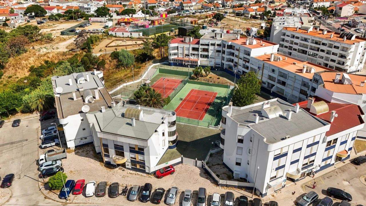 Apartamento T3 para Venda em Charneca de Caparica e Sobreda Foto 28