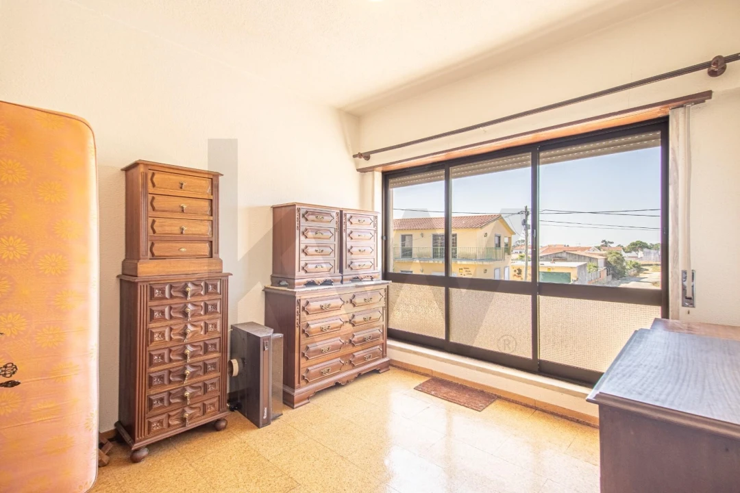 Apartamento T3 para Venda em Charneca de Caparica e Sobreda Foto 14