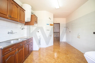 Apartamento T3 para Venda em Charneca de Caparica e Sobreda