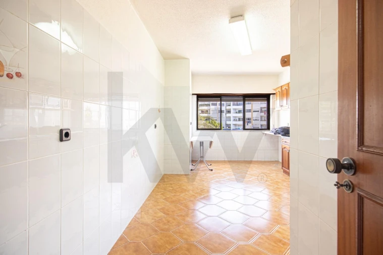 Apartamento T3 para Venda em Charneca de Caparica e Sobreda Foto 7