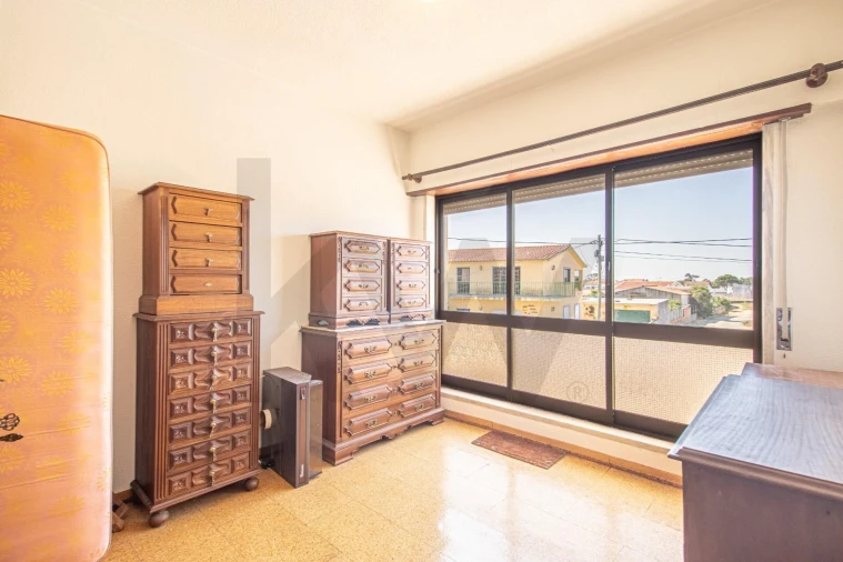 Apartamento T3 para Venda em Charneca de Caparica e Sobreda Foto 14