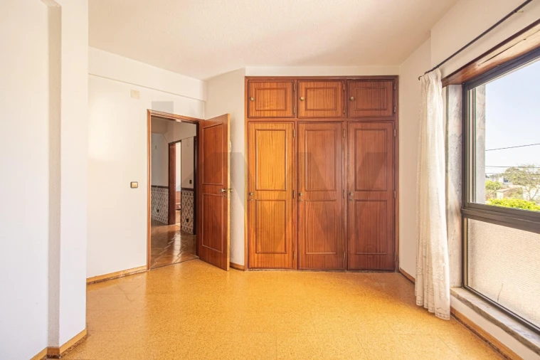 Apartamento T3 para Venda em Charneca de Caparica e Sobreda Foto 21