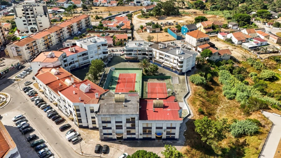 Apartamento T3 para Venda em Charneca de Caparica e Sobreda Foto 30