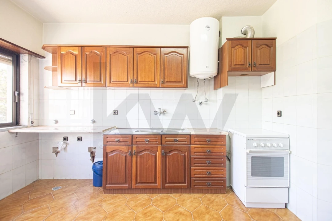 Apartamento T3 para Venda em Charneca de Caparica e Sobreda Foto 10
