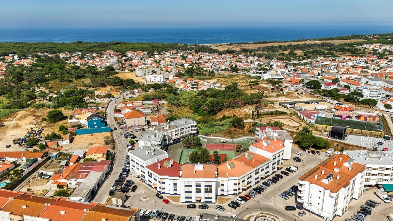 Apartamento T3 para Venda em Charneca de Caparica e Sobreda Foto 26