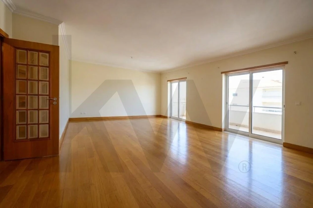 Apartamento T3 para Venda em Cascais e Estoril Foto 2
