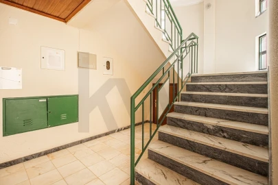 Apartamento T1 para Venda em Charneca de Caparica e Sobreda