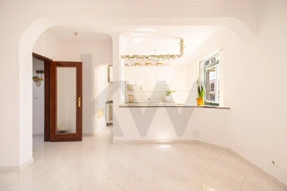 Apartamento T1 para Venda em Charneca de Caparica e Sobreda