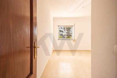 Apartamento T1 para Venda em Charneca de Caparica e Sobreda