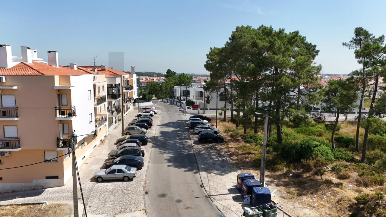 Apartamento T1 para Venda em Charneca de Caparica e Sobreda Foto 21