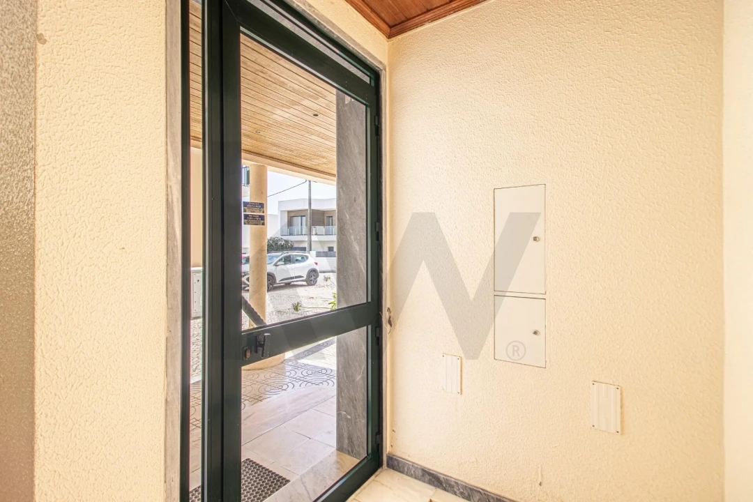 Apartamento T1 para Venda em Charneca de Caparica e Sobreda Foto 15