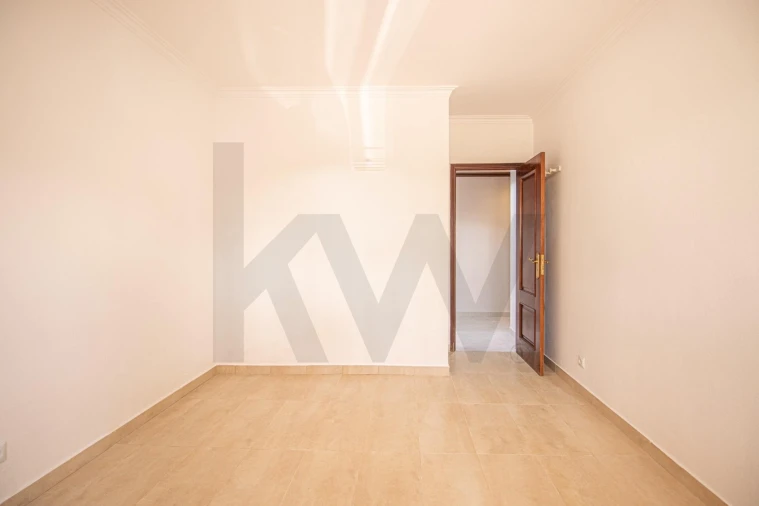 Apartamento T1 para Venda em Charneca de Caparica e Sobreda Foto 8