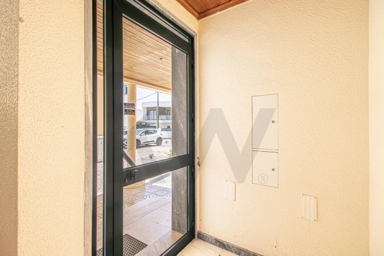Apartamento T1 para Venda em Charneca de Caparica e Sobreda Foto 15