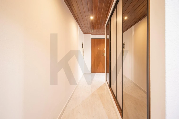 Apartamento T1 para Venda em Charneca de Caparica e Sobreda Foto 13
